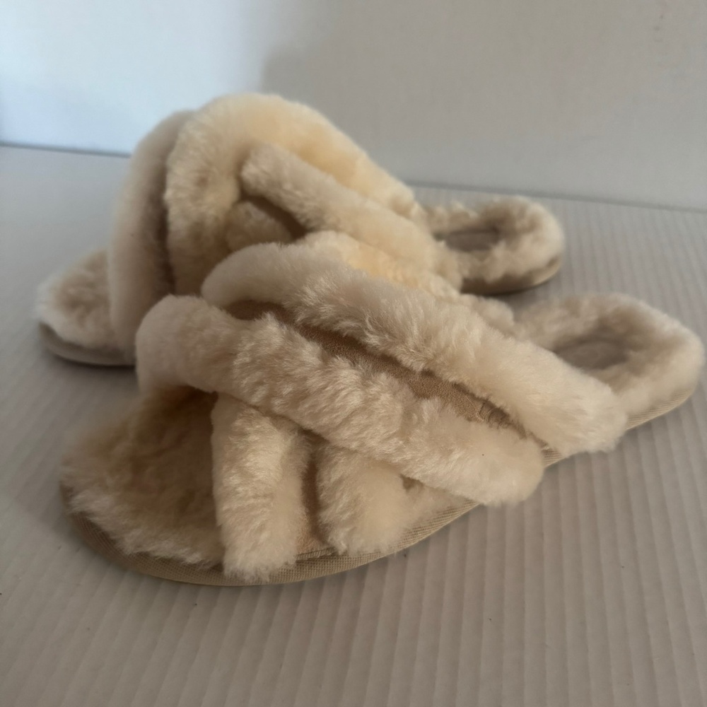 UGG Cross Fluffy Sleepers